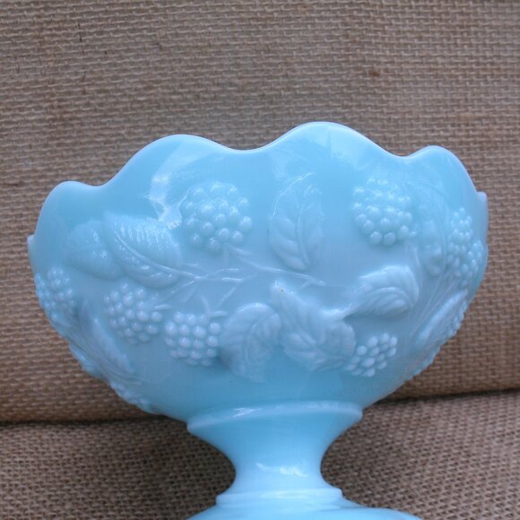 Vintage Fostoria Blue Milk Glass Berry Bowl - Picture 11 of 16